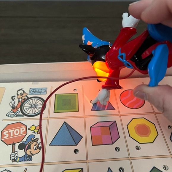 MB Disney Mickey Mouse Object Matching Light and Learn Vintage 1989 - Picture 3 of 8